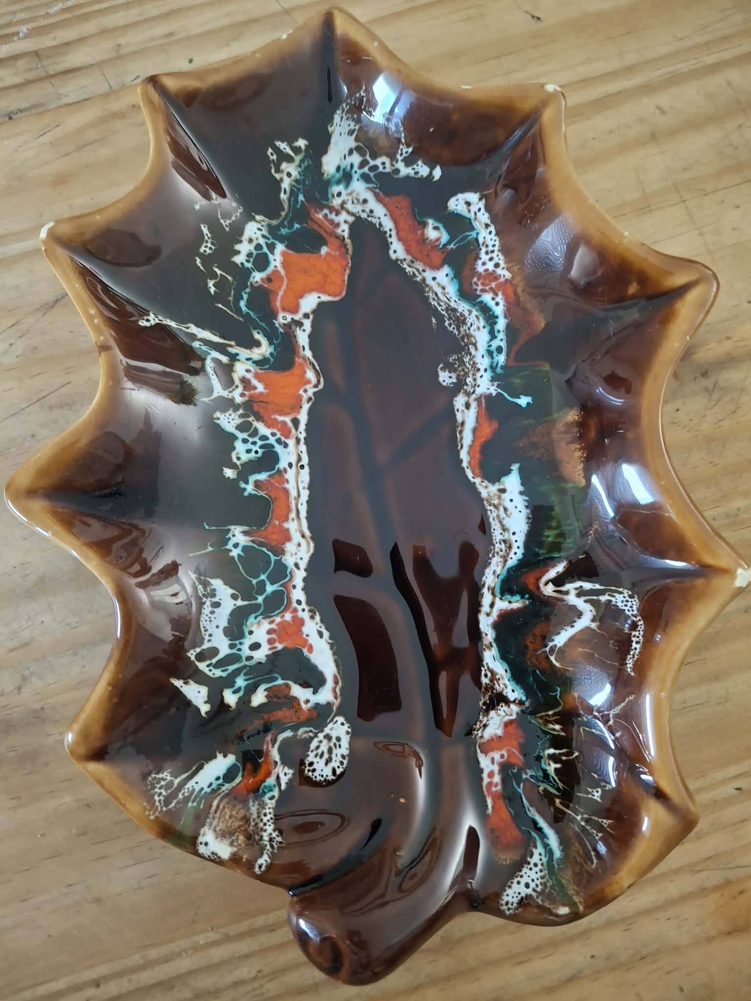 Catchall, small dish in Vallauris ceramic in the shape of a leaf.