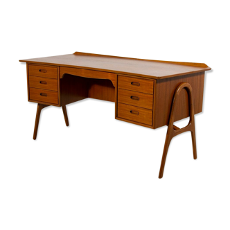 Mid-Century Teak Desk Town Svend Åge Madsen for H.P. Hansen, 1960s.