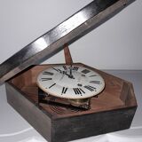 Bull's-eye clock
