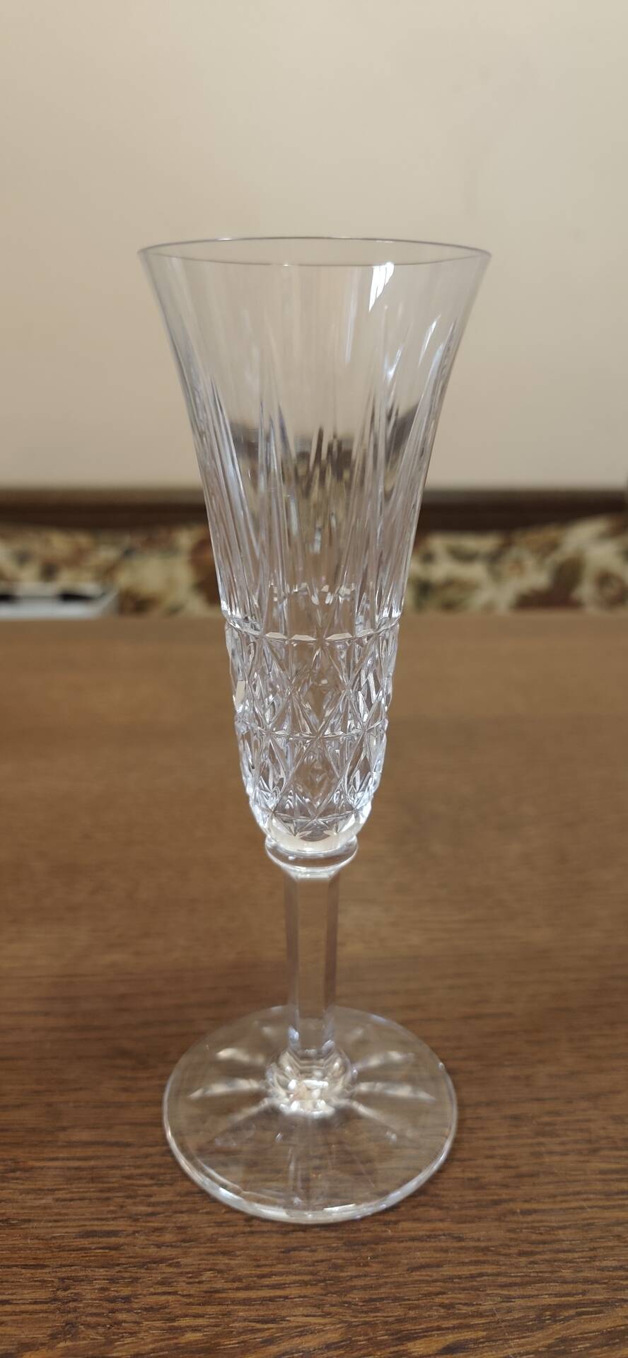 Champagne flute in St Louis crystal, Tarn model, signed.