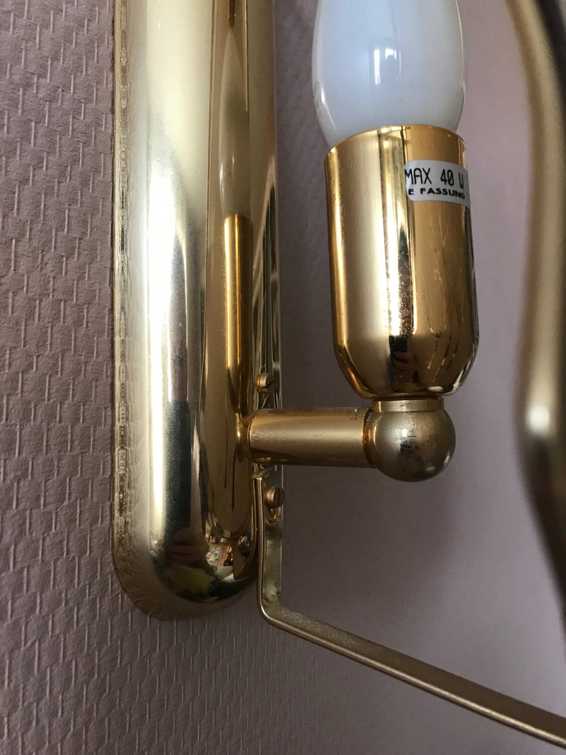 Set of 3 wall lights in golden brass and opaline glass