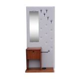 60s entry locker room