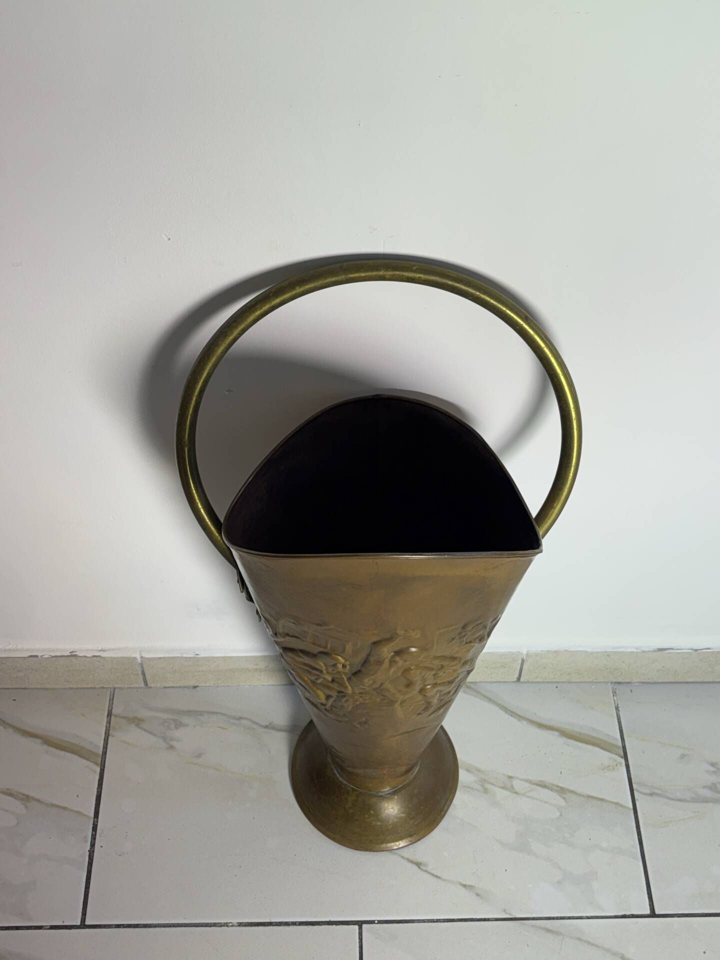 Vintage umbrella stands in solid brass and copper – Relief decoration