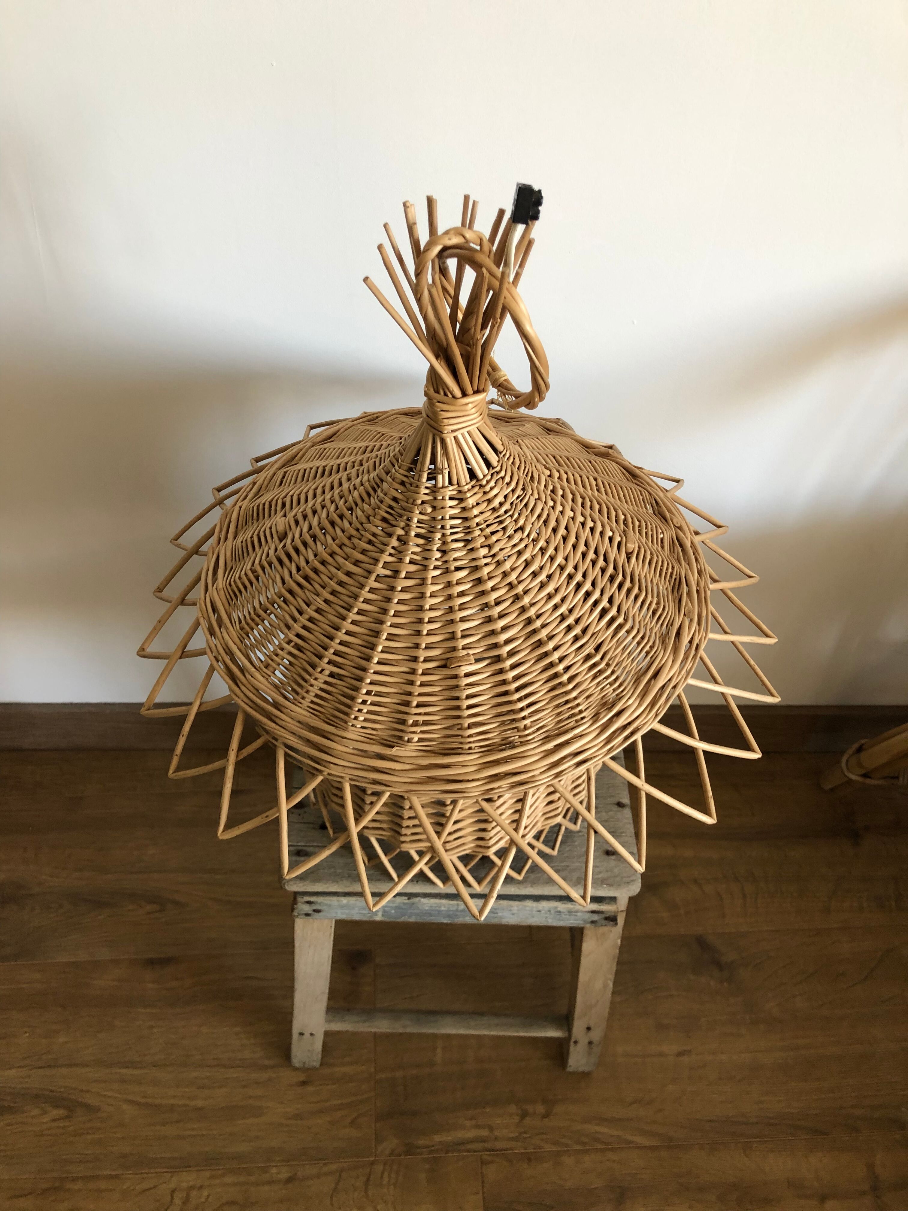 Wicker hanging lamp