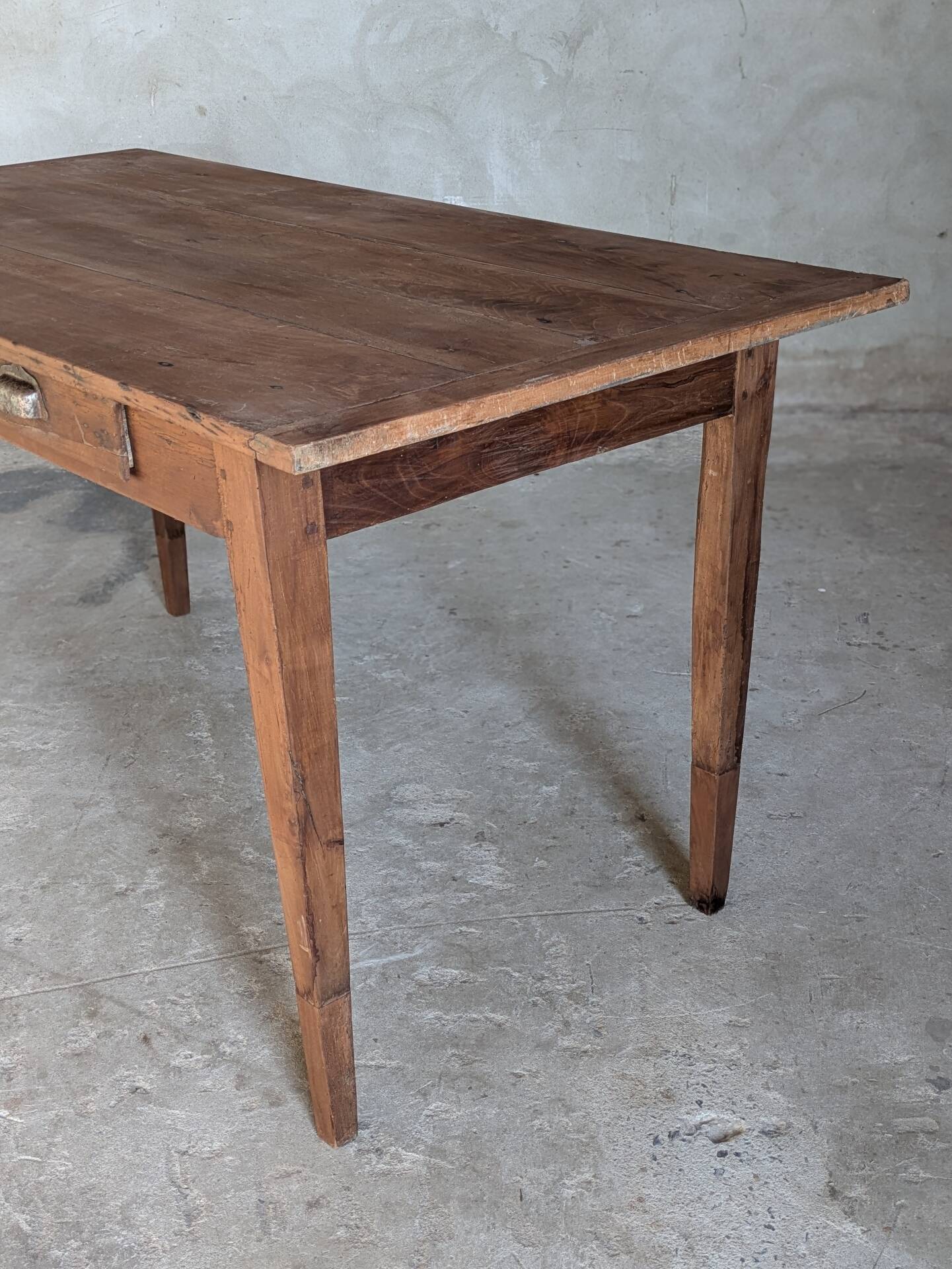 Farm table