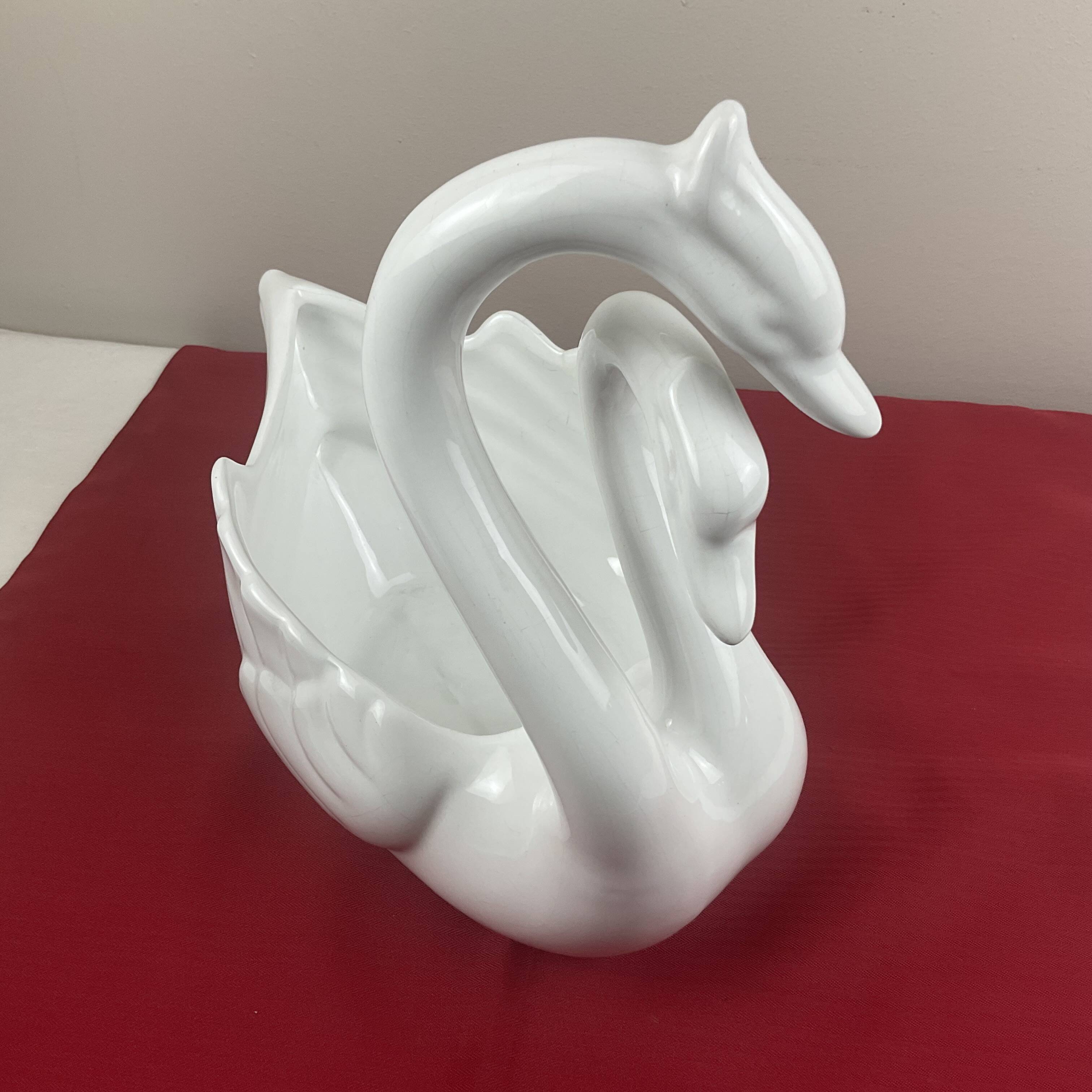 Large flowerpot couple of swans