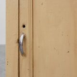 Meuble en pin du XIXe siècle provenant de Provence.