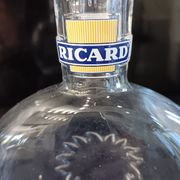 Ricard decanter in very good condition. 18 H, 13 L, 6.5 L.