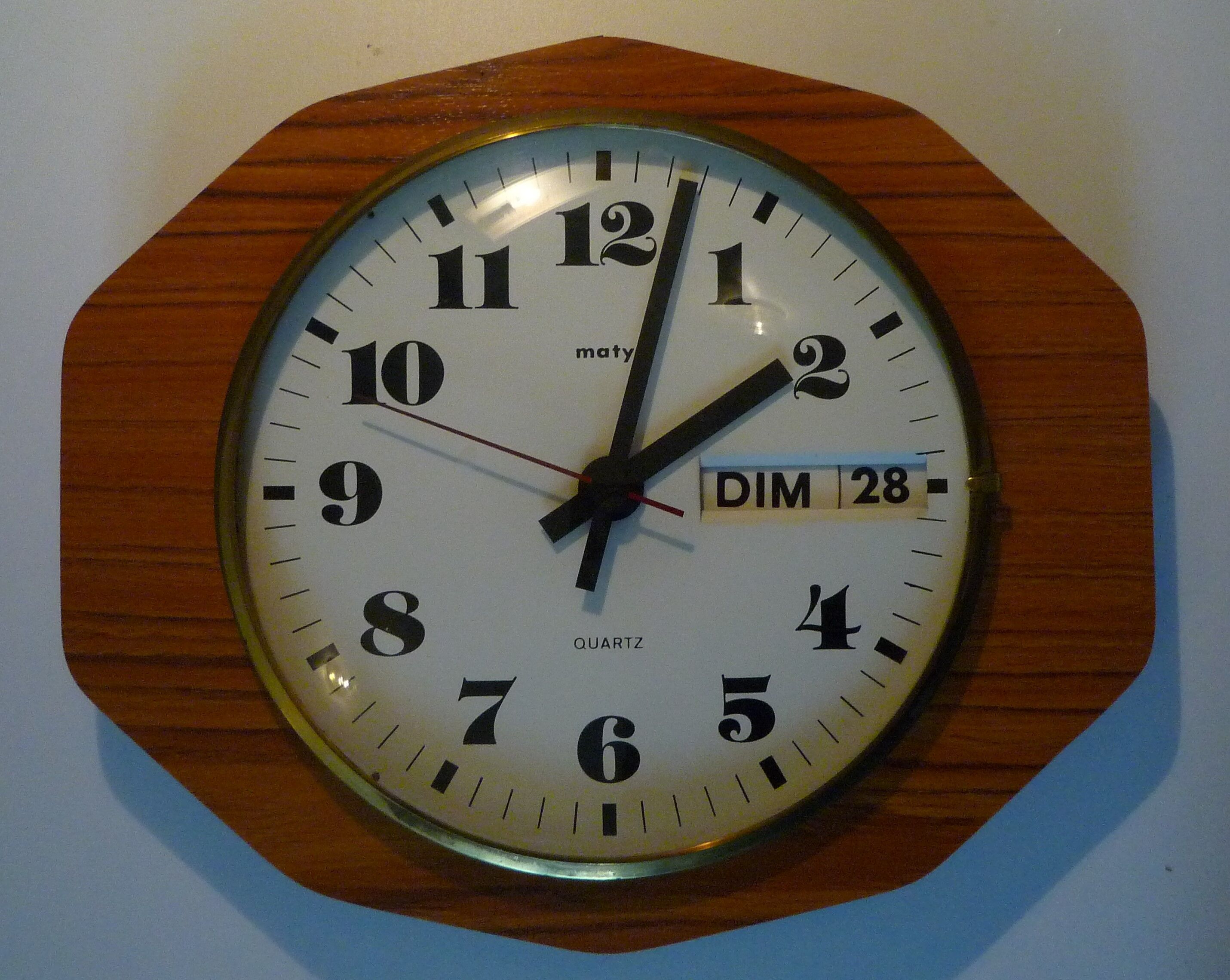 MATY wall clock with date, vintage 60s, exceptional condition.