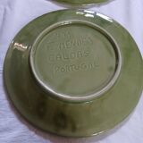 8 assiettes plates anciennes en barbotine