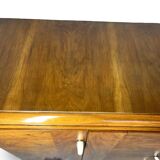 Buffet en noyer Art déco italien, de grande qualité.