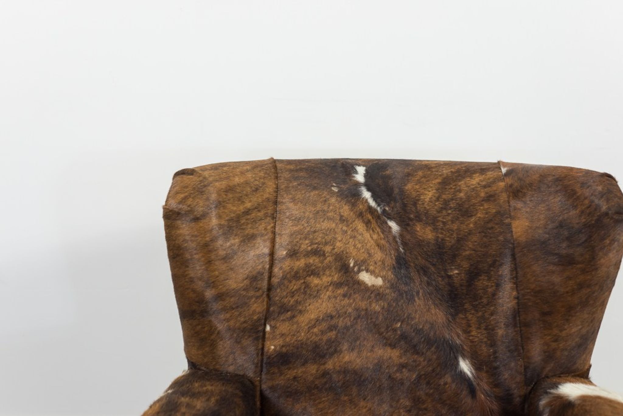Fauteuil art déco en peau de vache