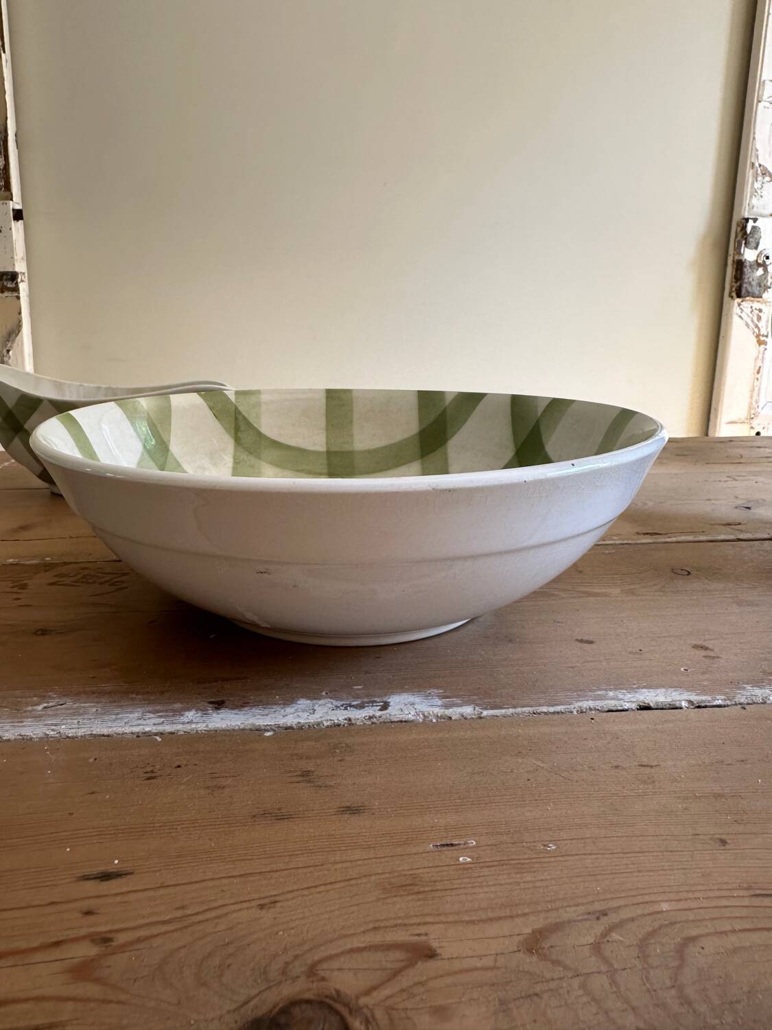 Set of dishes Moulin des loups