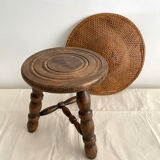 Tripod stool with spacer