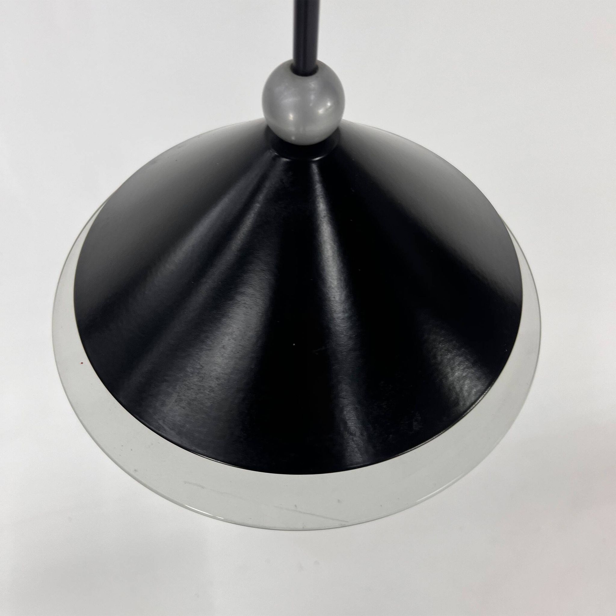 Suspension halogène postmoderne italienne, années 1980
