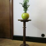 Elegant solid wood plant holder