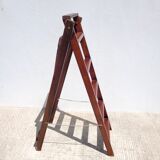 Painter's stepladder or folding ladder