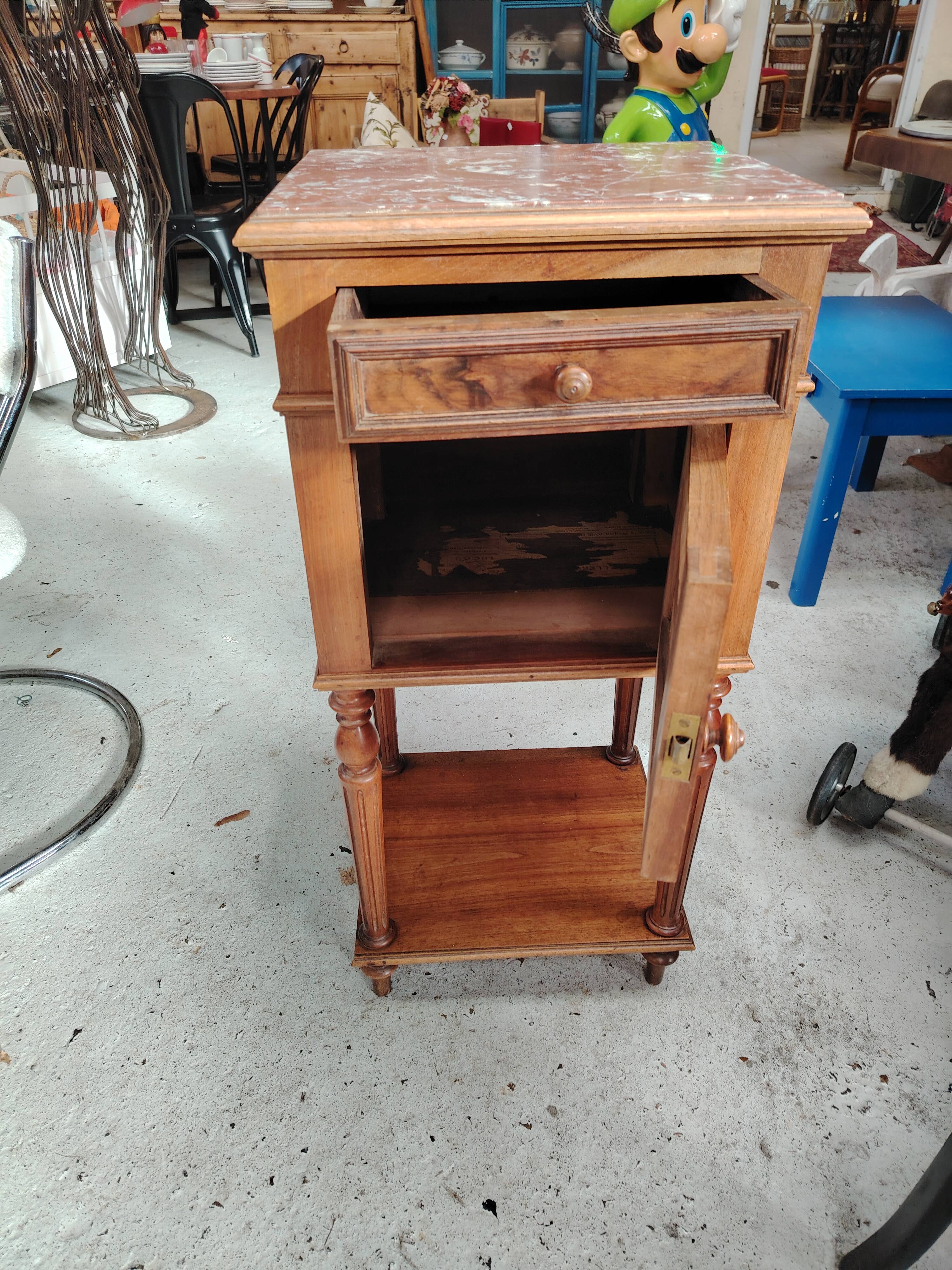 Beautiful antique nightstand in walnut with a marble top from the late 19th century.