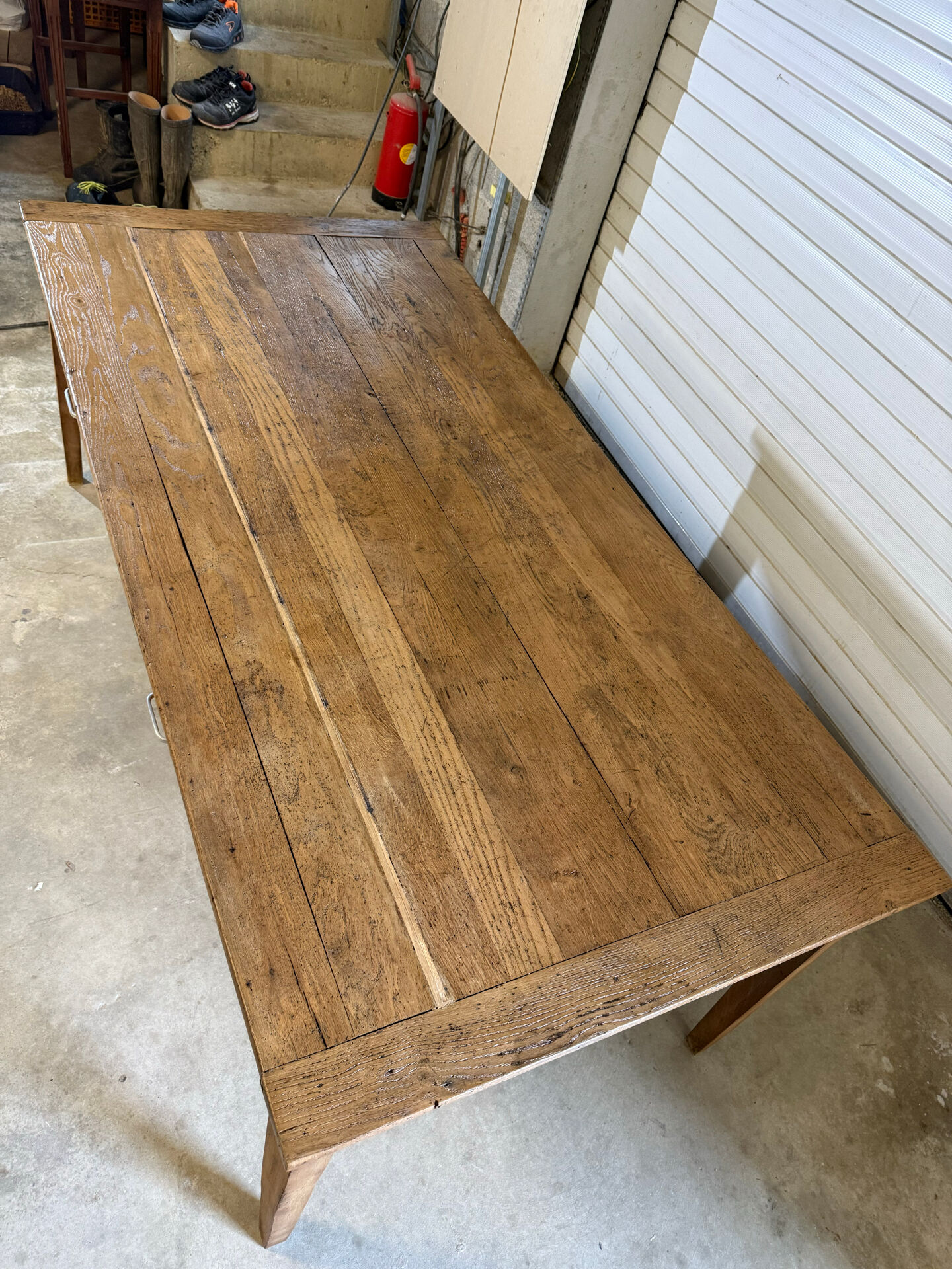 Farm table