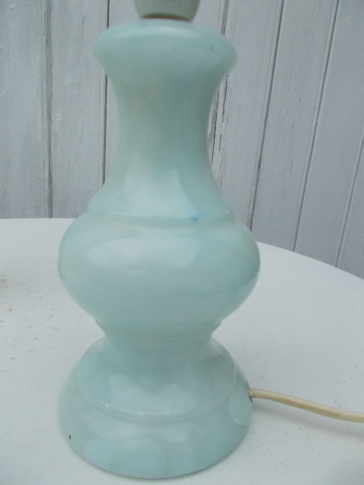 Paire de lampes en albâtre bleu clair