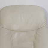 Stressless relaxation chair Consul (M) Classic in teak and ivory leather, Norway