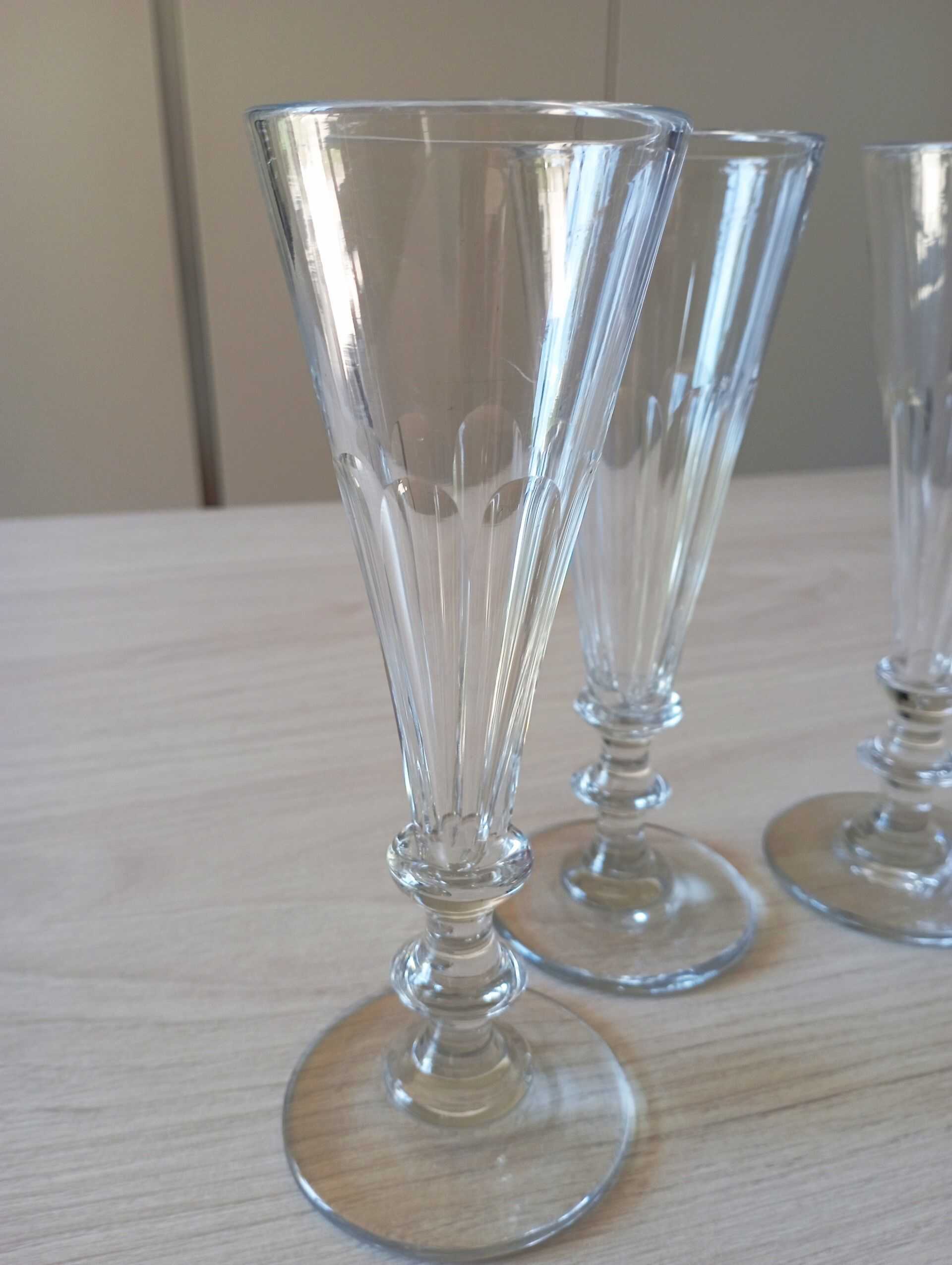 Set of 4 crystal champagne flutes