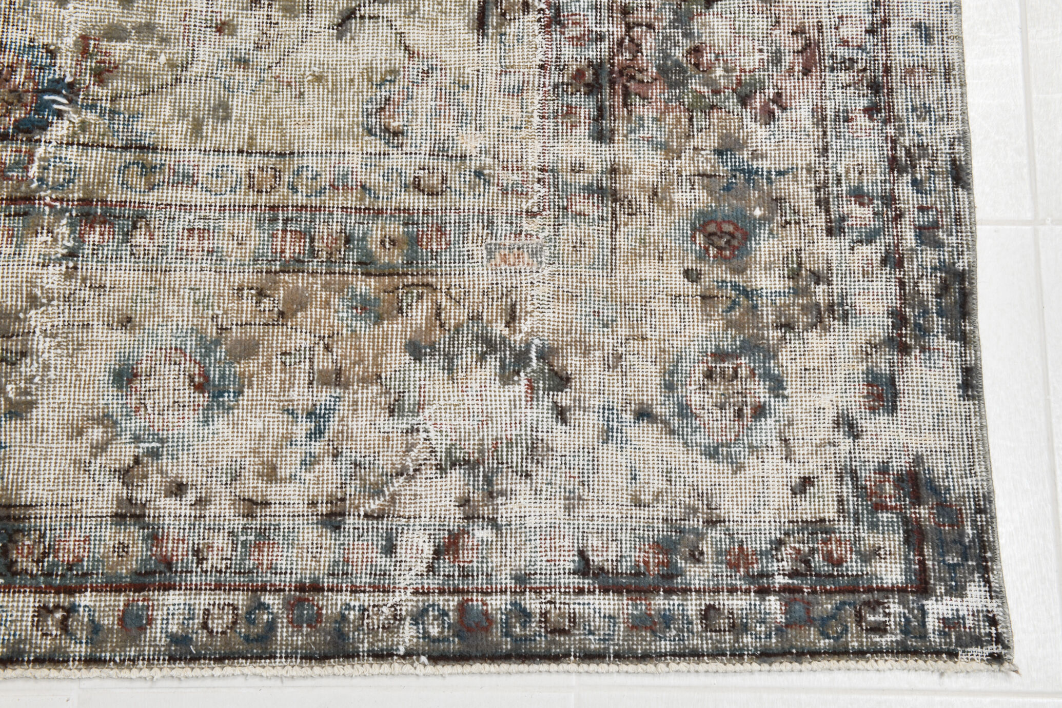 8x11 distressed antique vintage rug 333x230cm