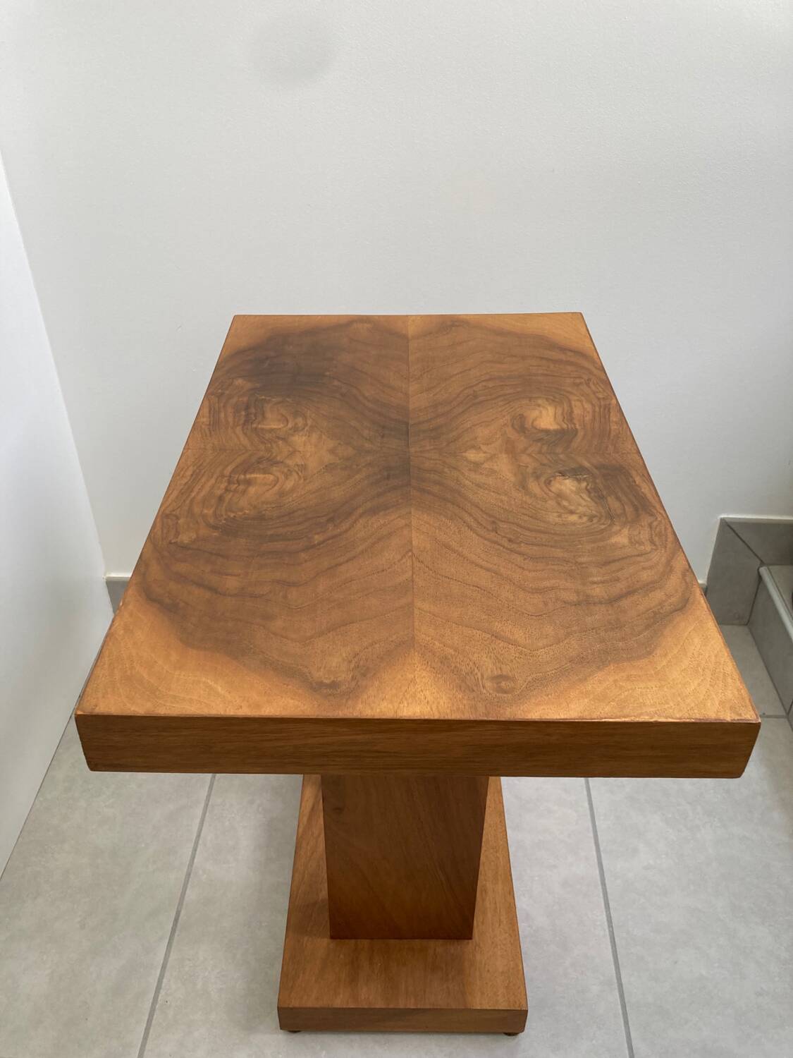 Art Deco side table / end table