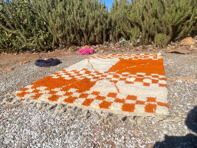 Handmade Moroccan rug 250cm x 150cm