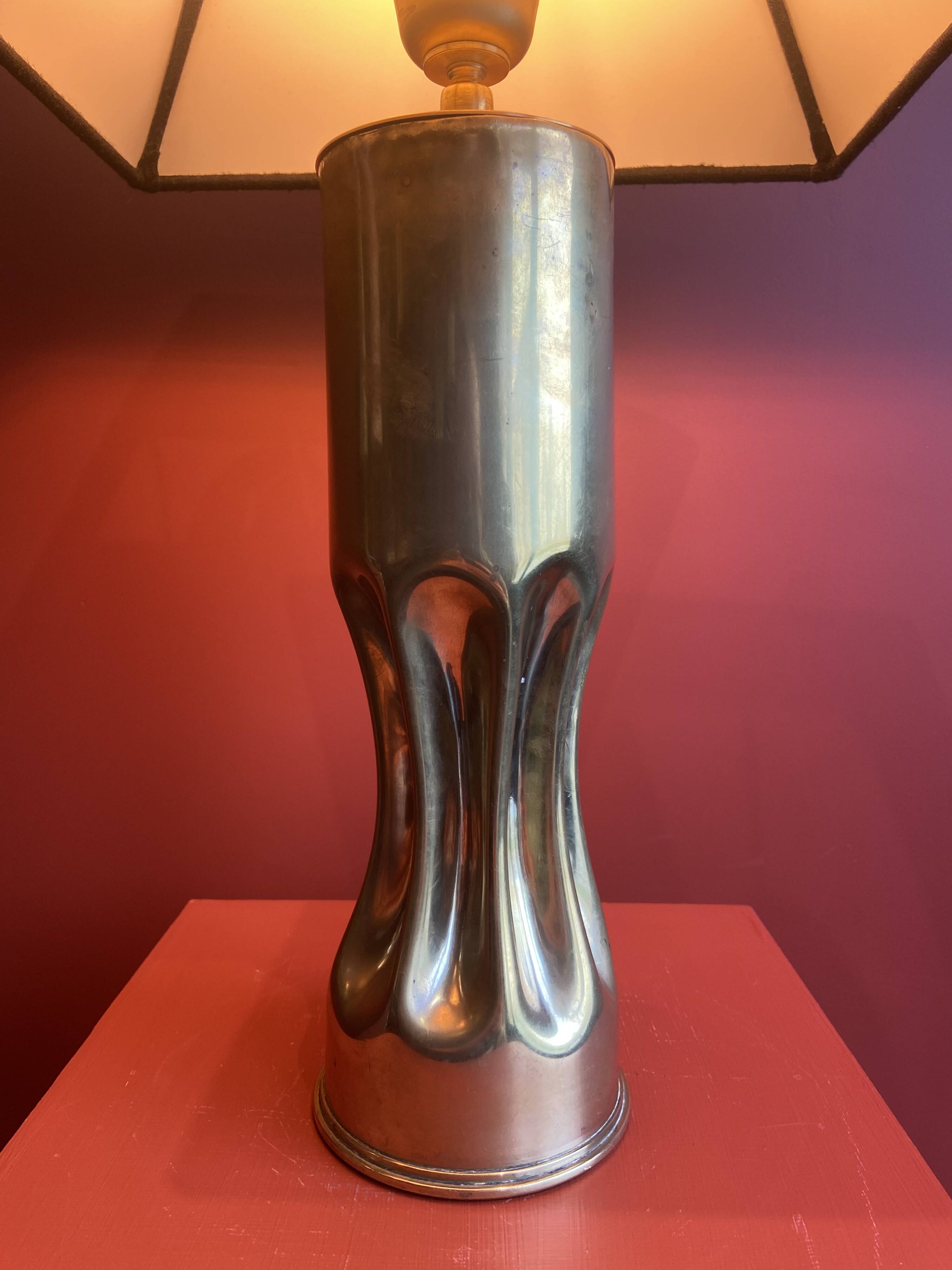 Brass shell socket lamp from the 1st WW, black pyramidal lampshade in Carlucci linen.