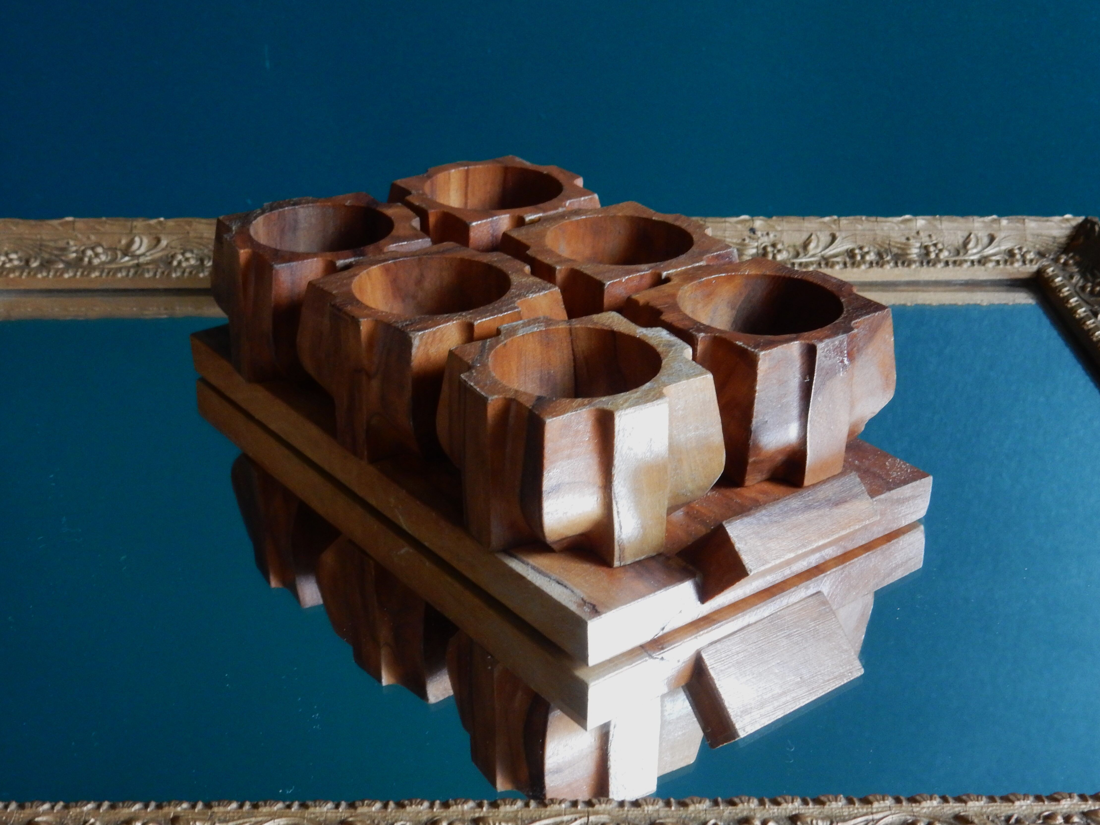 6 egg cups and their olive wood tray