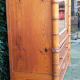 Cabinet beginning 20 th in turned pine and pitchpin