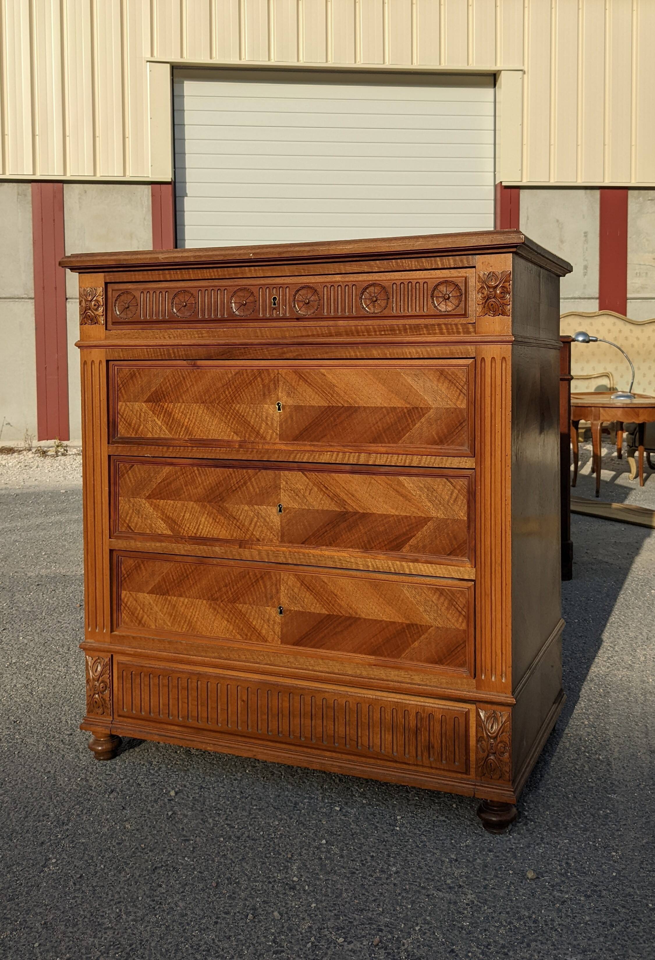 Commode style empire