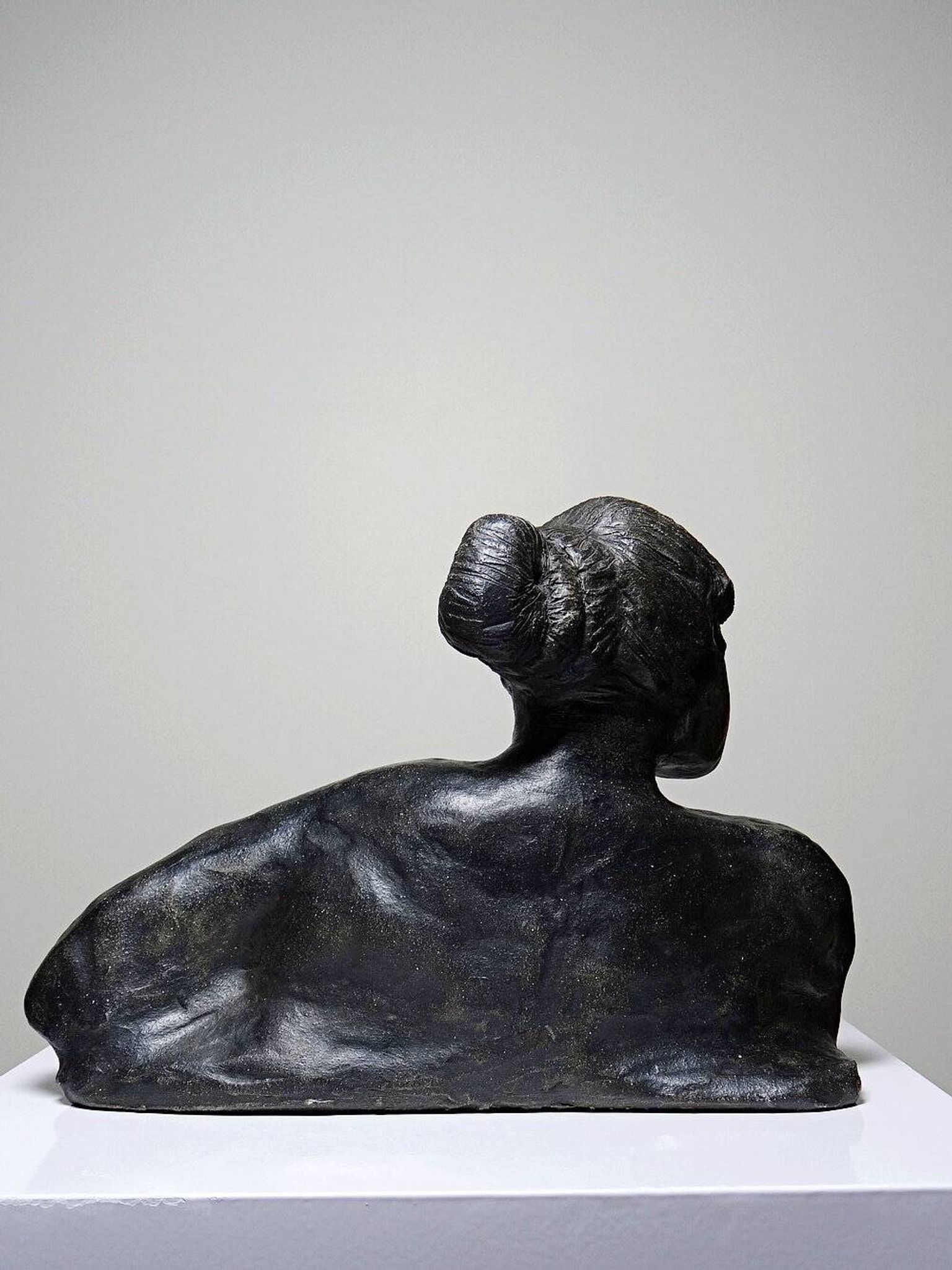 20th-century ceramic bust of a woman, an unidentified piece of art.