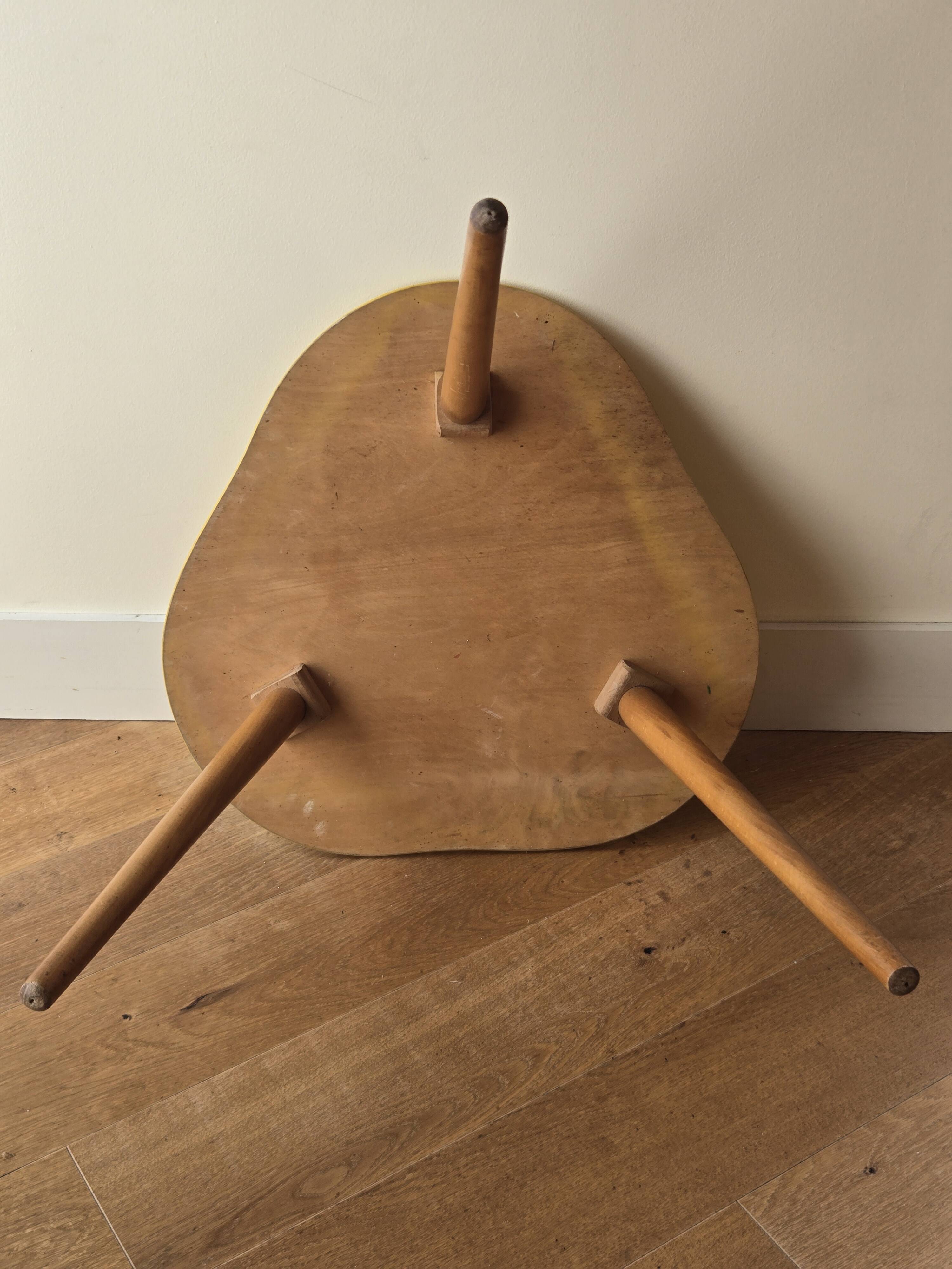 Vintage wooden tripod "bean" coffee table - 1970s design