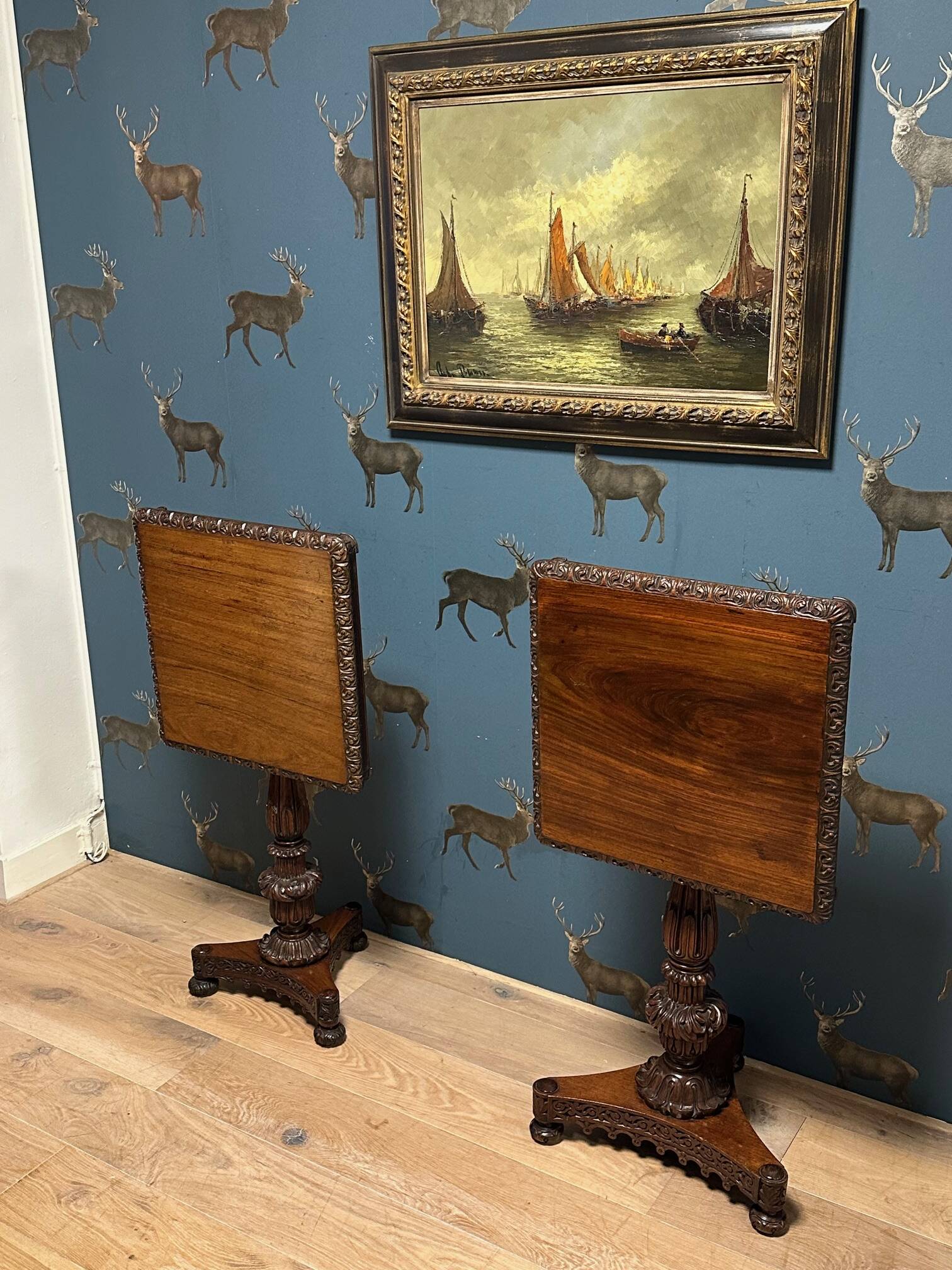 ensemble de 2 tables à plateau basculant anglo-indiennes