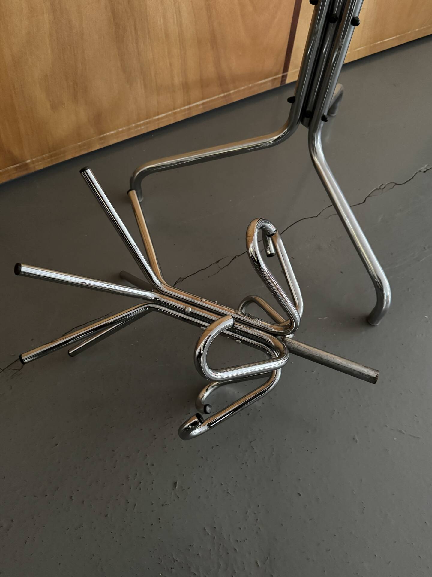 Portemanteau perroquet métal chromé