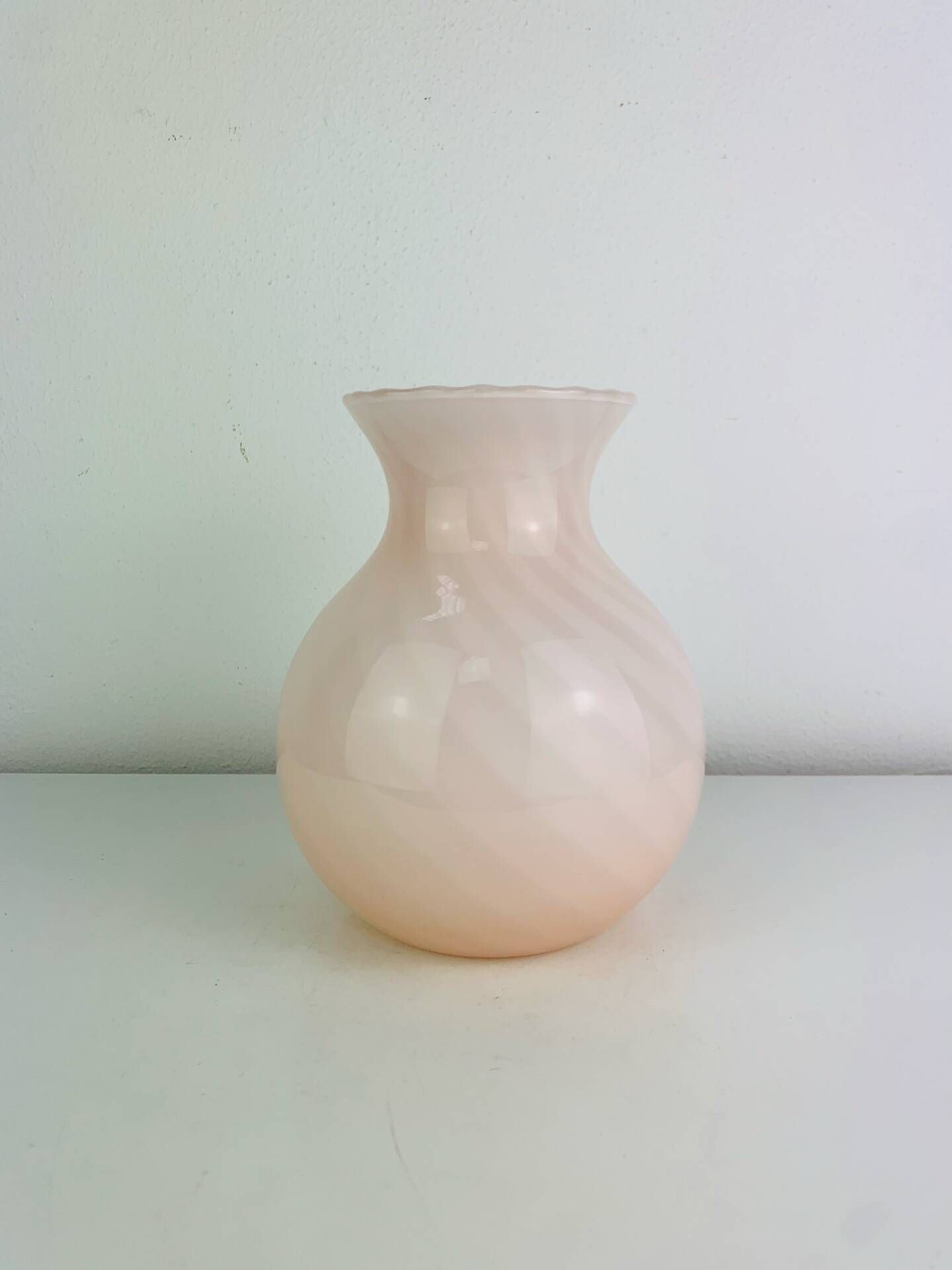 Blown glass vase from Murano, pink, Italy
