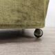 Deux fauteuils cocktail en tissu vert des années 1950 à roulettes
