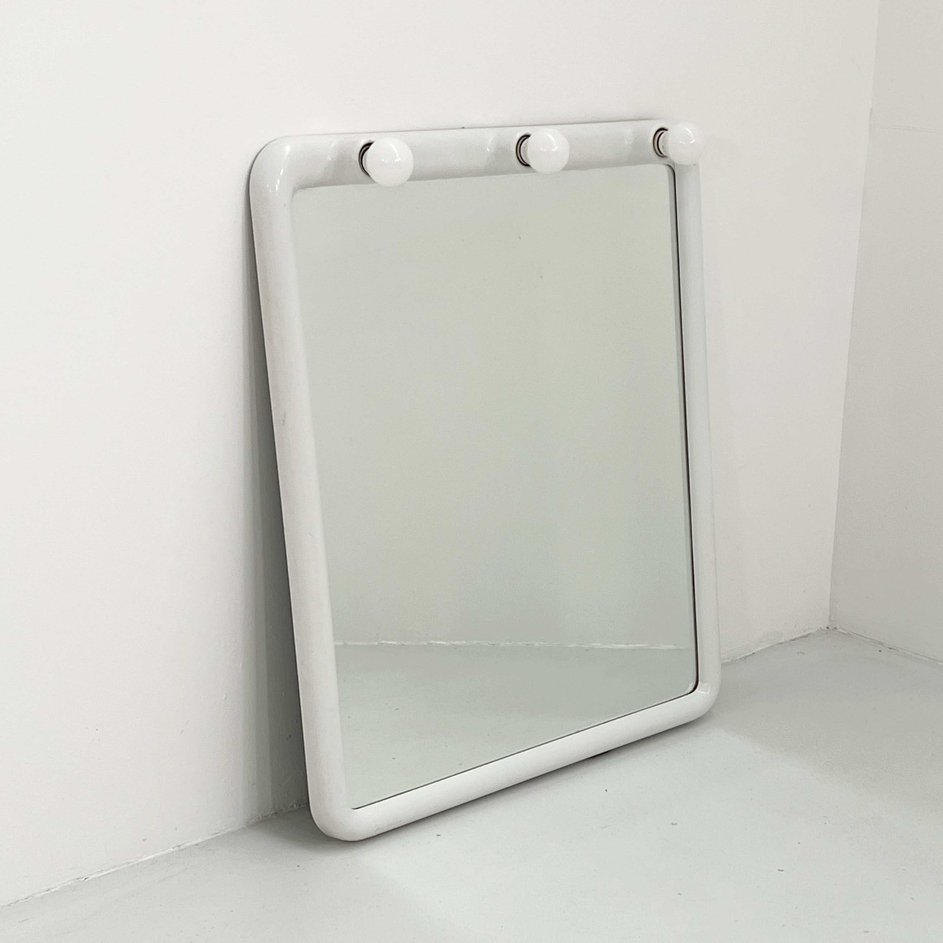 White bulb mirror by carrara & matta, 1970