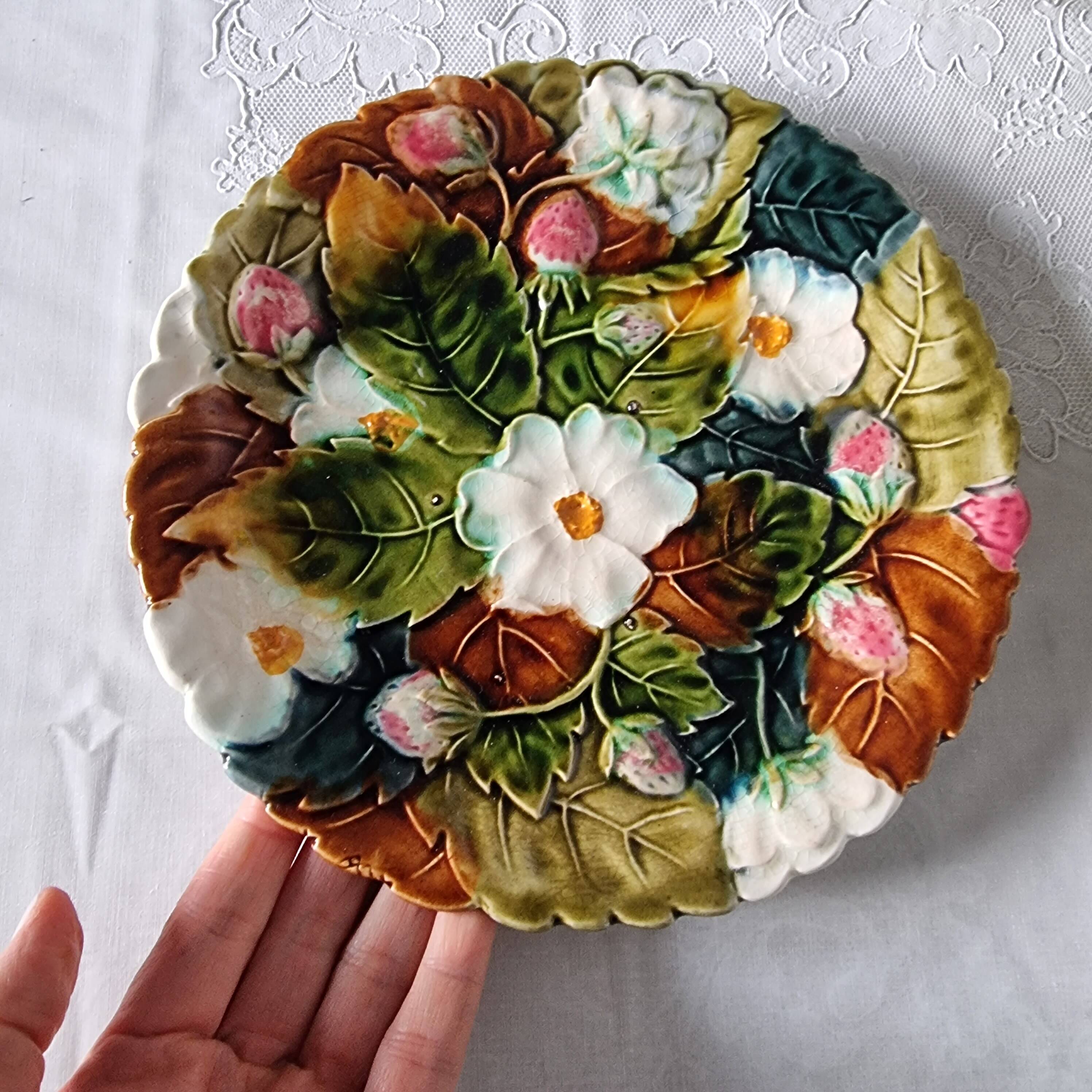 Set of 6 french onnaing barbonite ceramic plates and cake plate