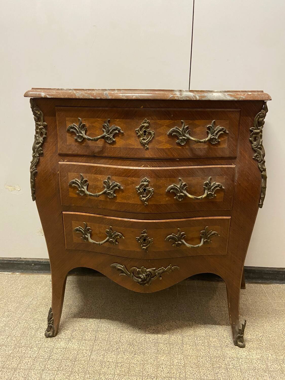 Louis XV style chest of drawers