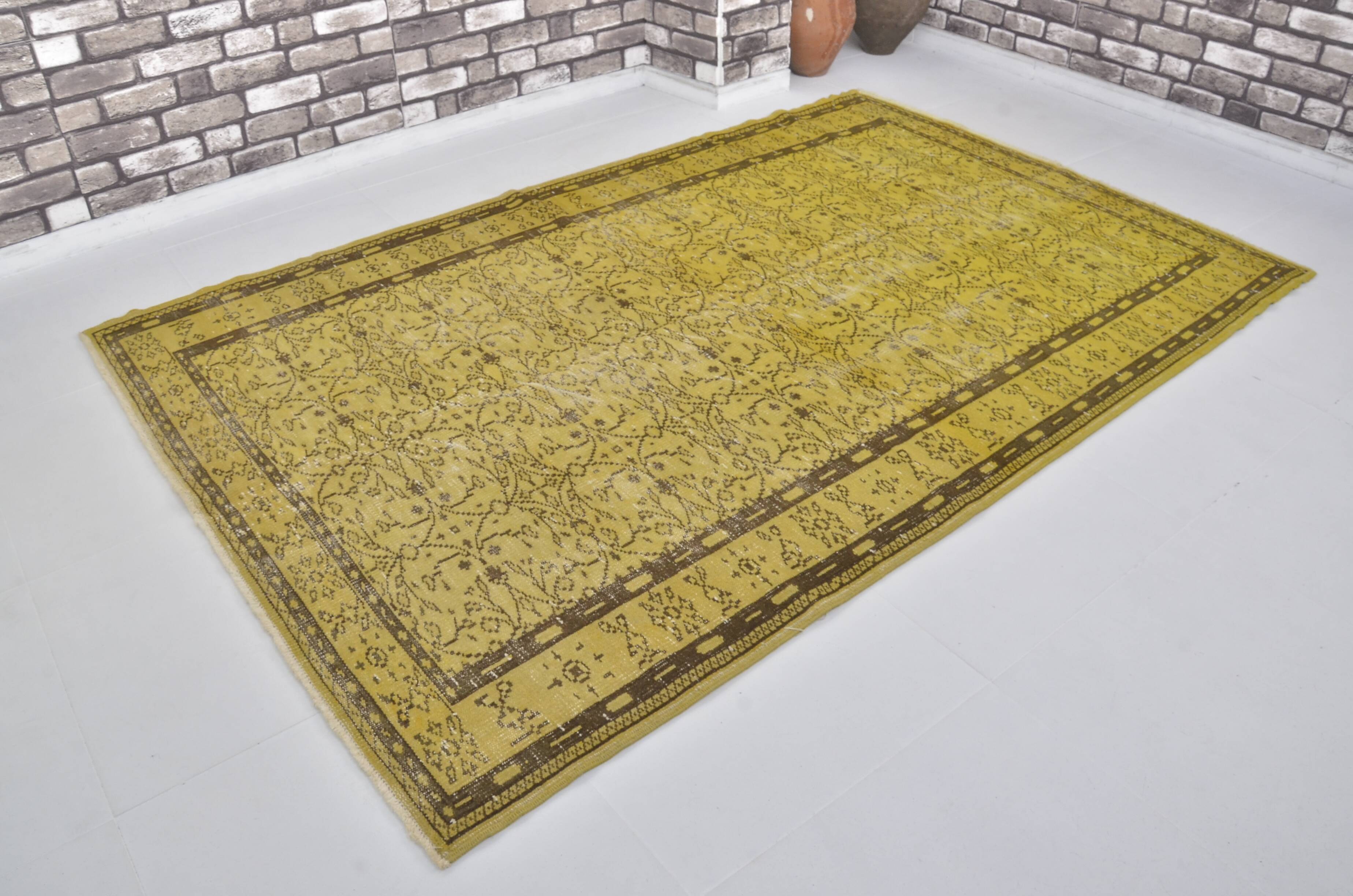 Tapis floral Oushak jaune