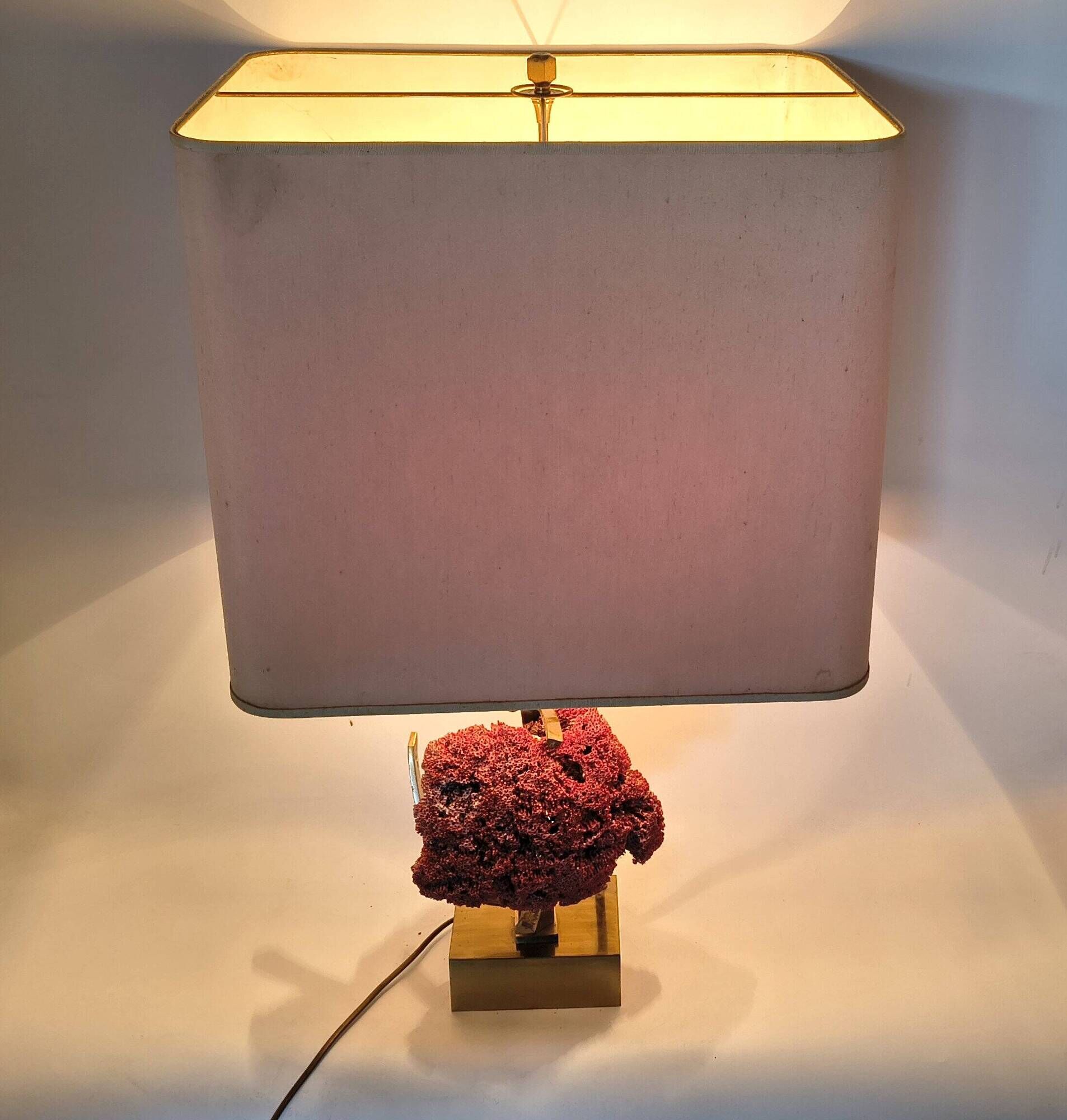 Rare red pipe organ coral brass table lamp, 1970s