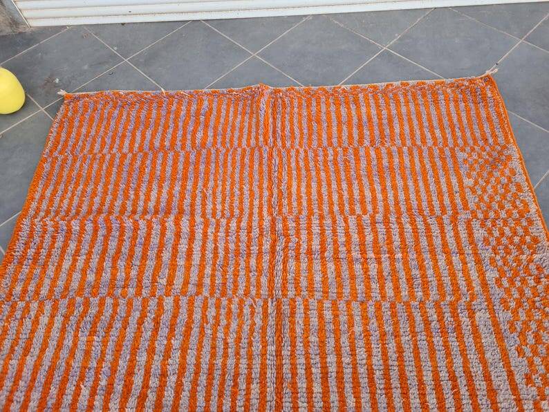 Berber rug in pure wool size 150 x 250 cm