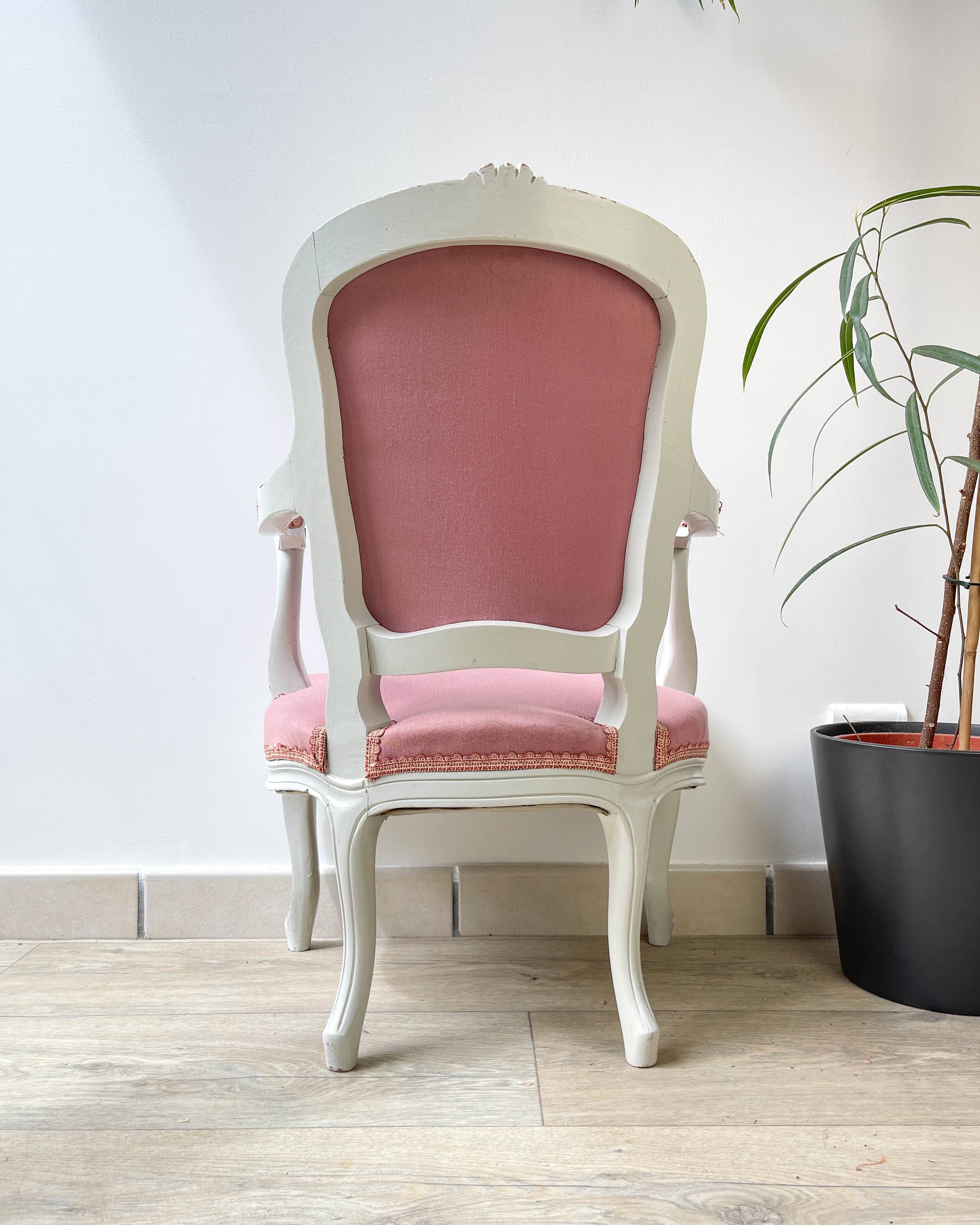 Pink Louis XV style convertible armchair in weathered wood for children