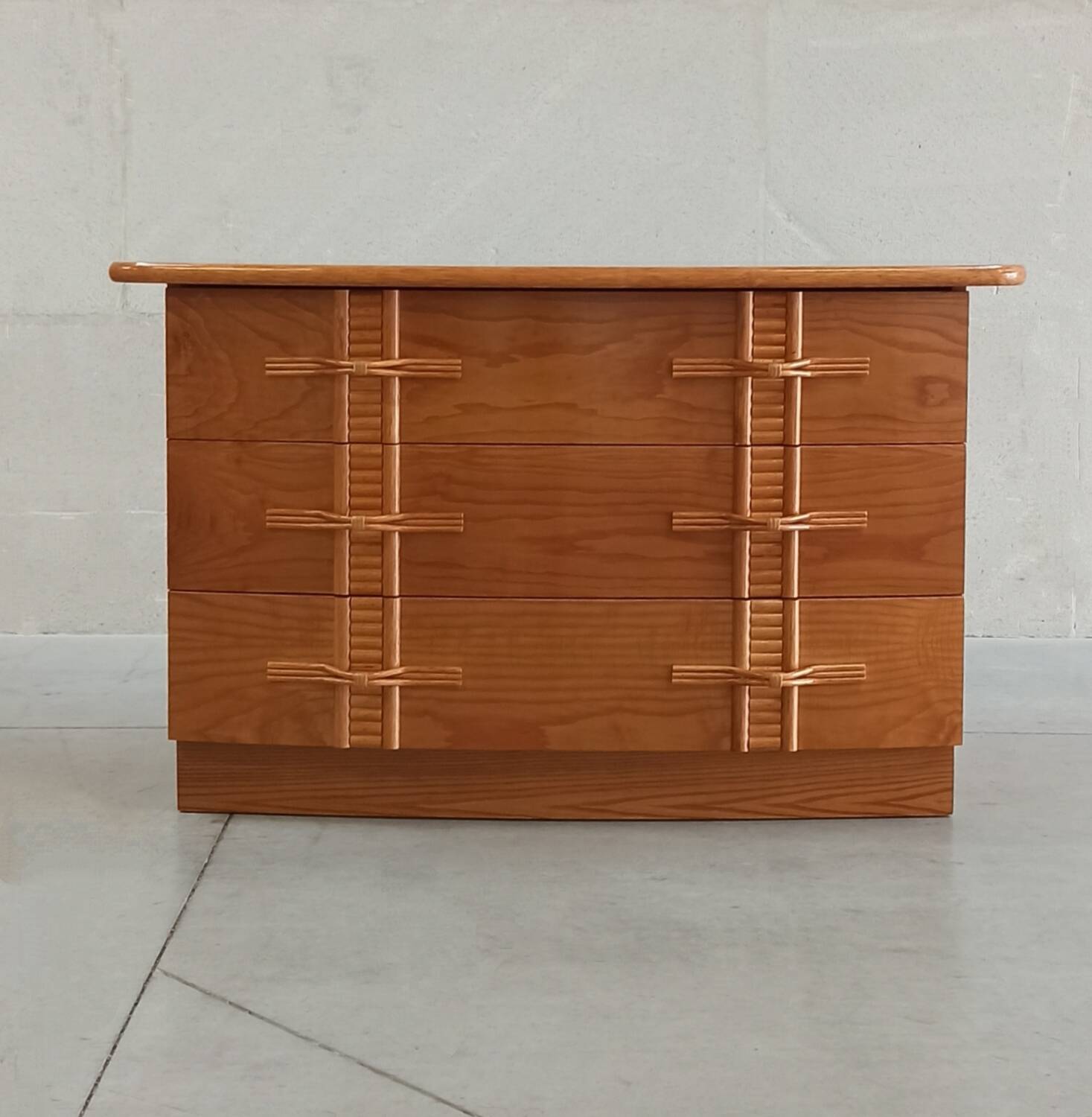 Vintage chest of drawers with bamboo and rattan details