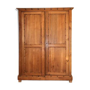 Armoire en bois et bambou