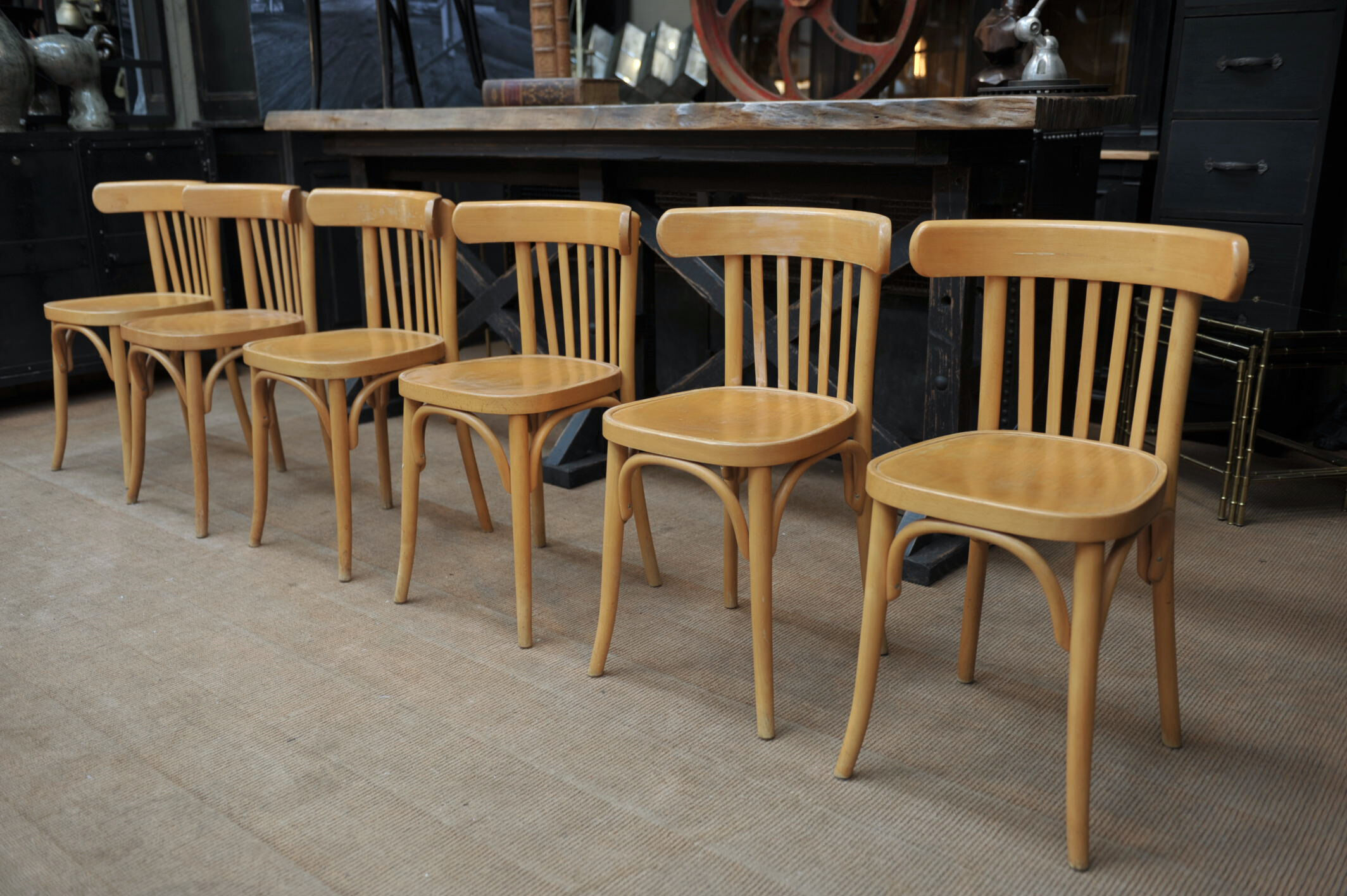 Lot de 6 anciennes chaises bistrot en hêtre courbé des années 1950