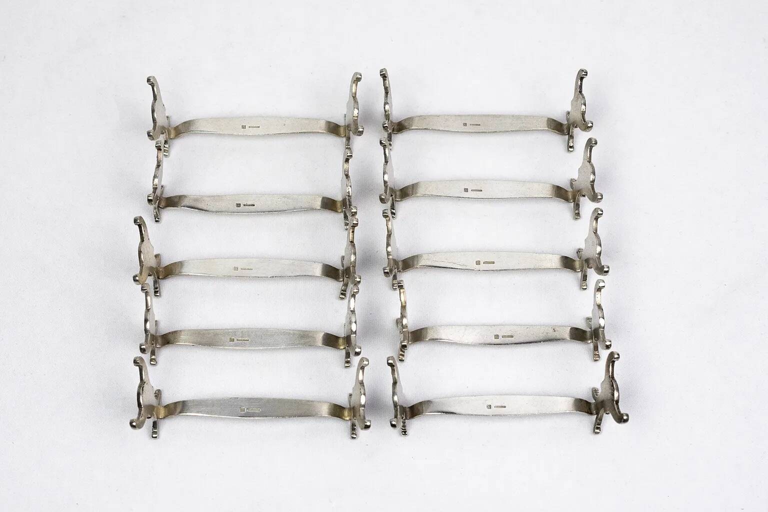 Christofle – Set of 10 Art Nouveau knife rests with chrysanthemum decoration